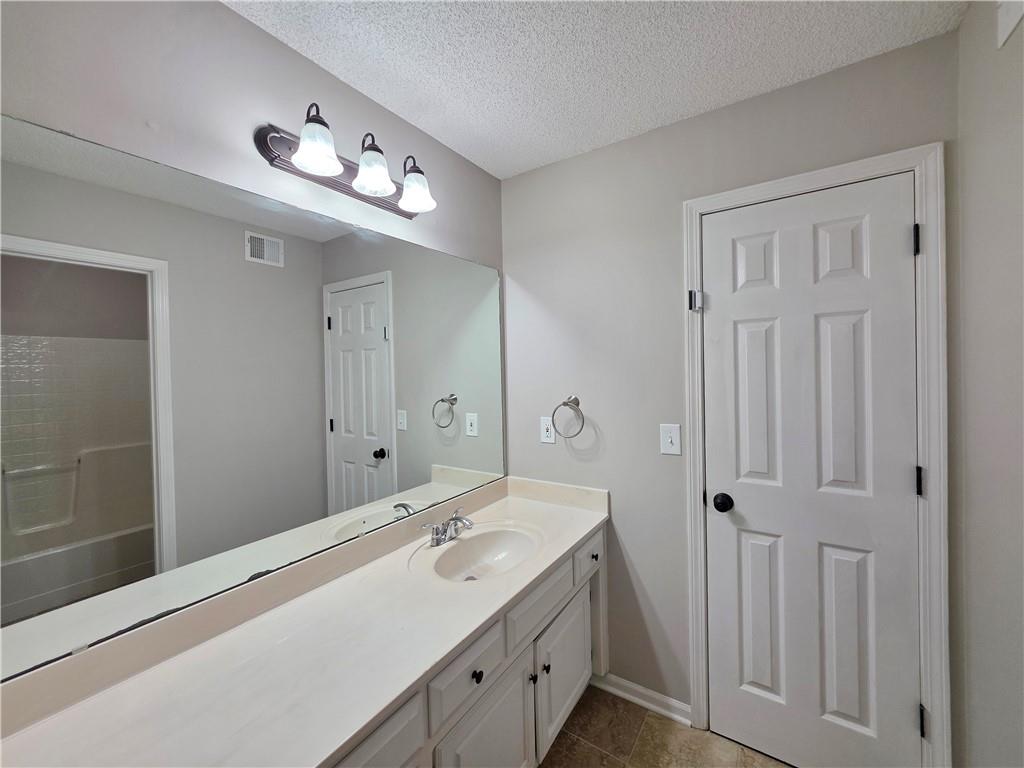 11009 W 131st Street Property Photo 25
