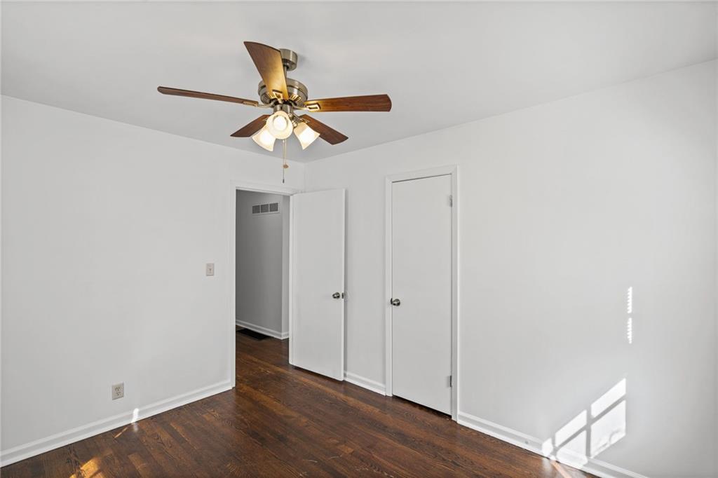 3916 S Spring Street Property Photo 6