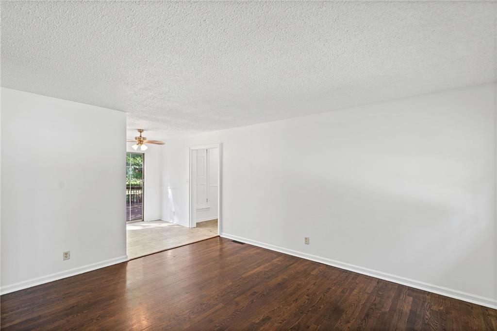 3916 S Spring Street Property Photo 7