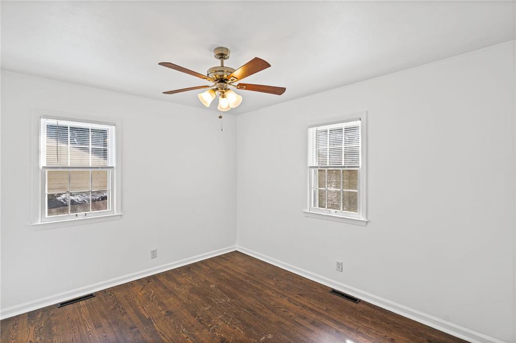 3916 S Spring Street Property Photo 15