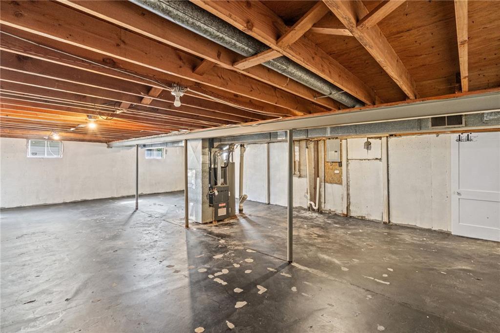 3916 S Spring Street Property Photo 26