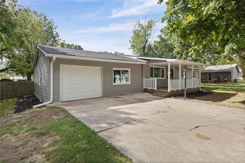 410 E Elm Street Property Photo 2