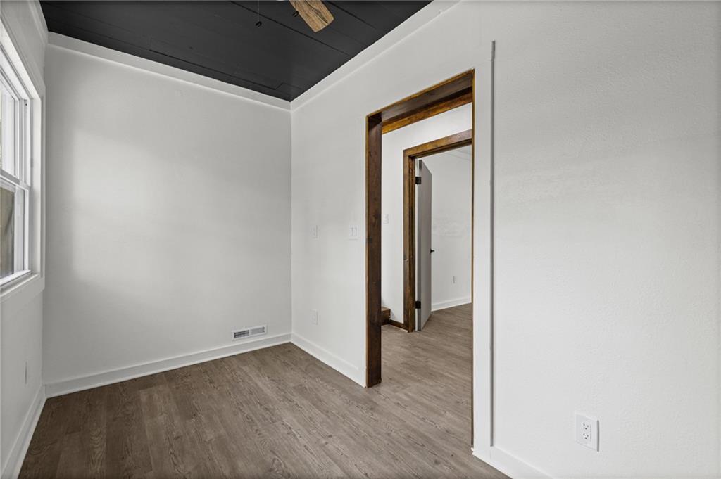 410 E Elm Street Property Photo 12