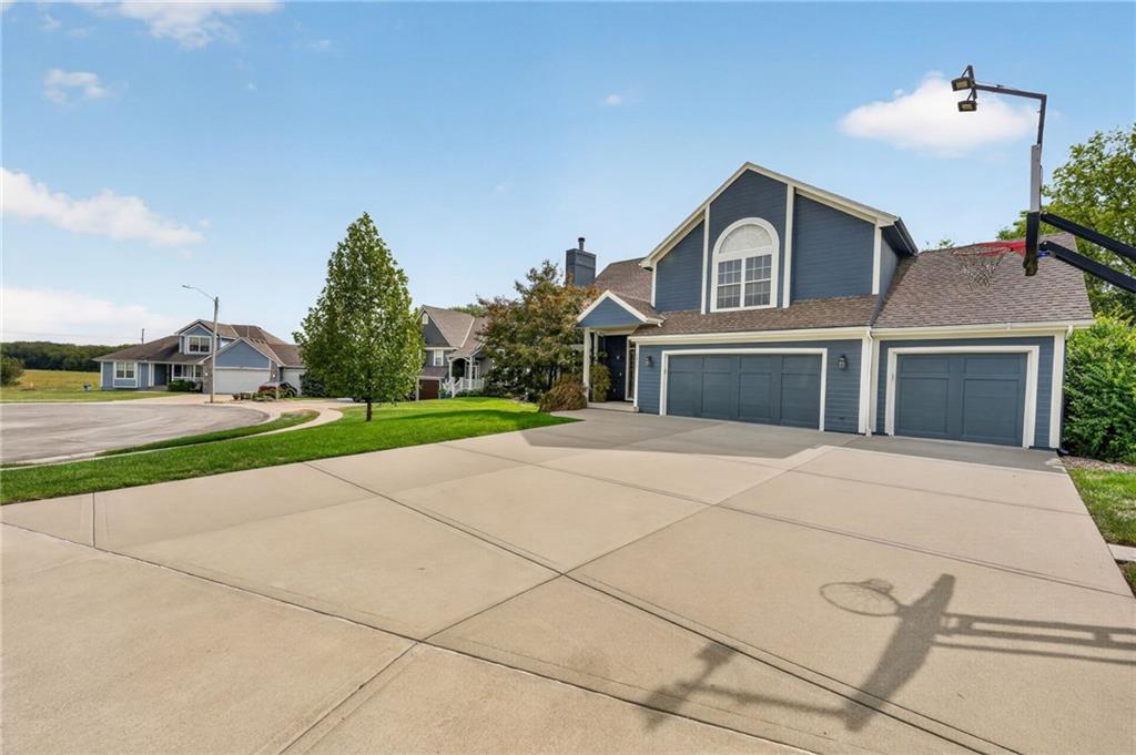 2017 Sw Post Oak Road Property Photo 2