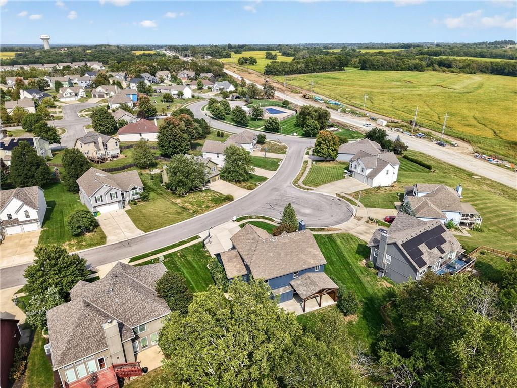 2017 Sw Post Oak Road Property Photo 16