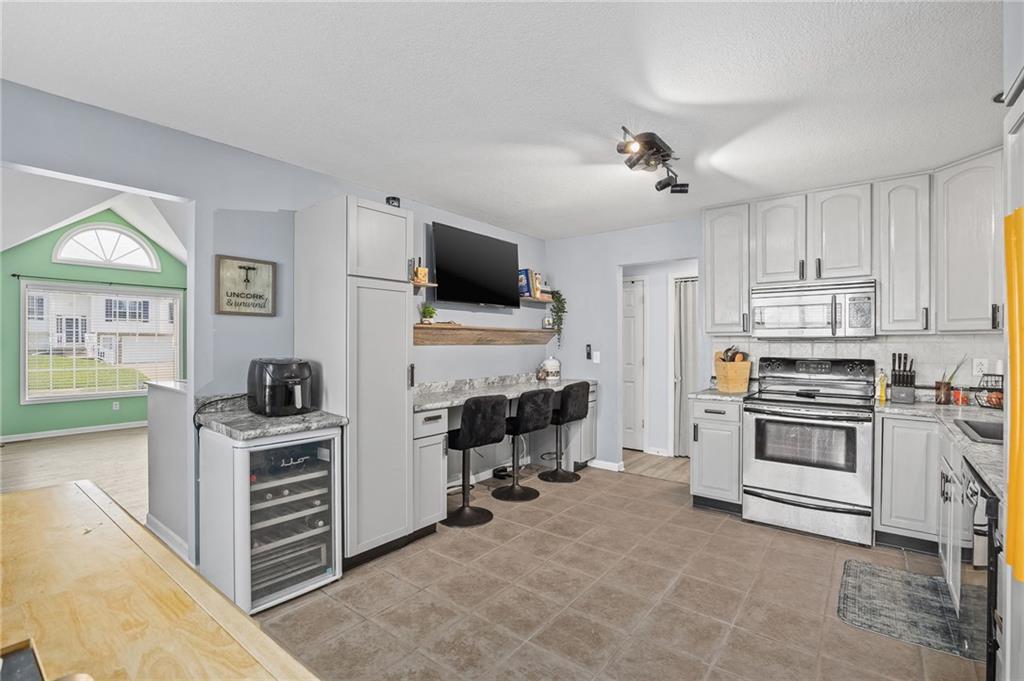 3503 Easy Street Property Photo 6