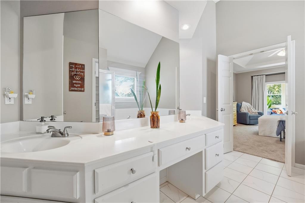 16024 Meadow Lane Property Photo 25