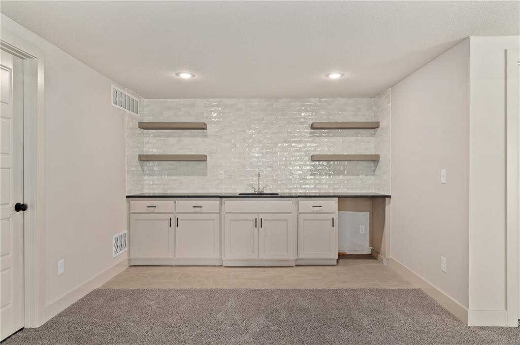 2328 W Wabash Street Property Photo 24