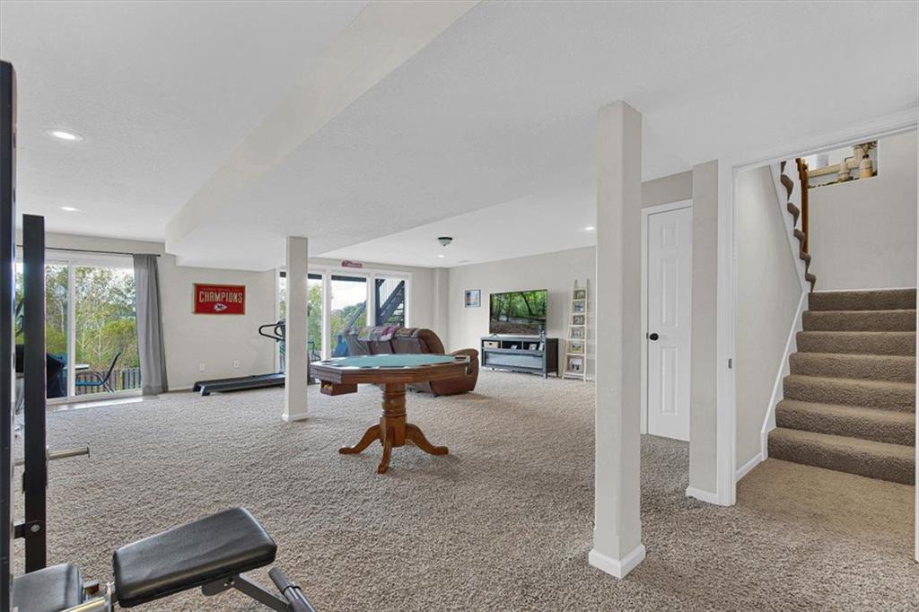 508 S 137th Street Property Photo 31