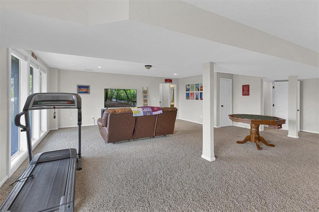 508 S 137th Street Property Photo 33