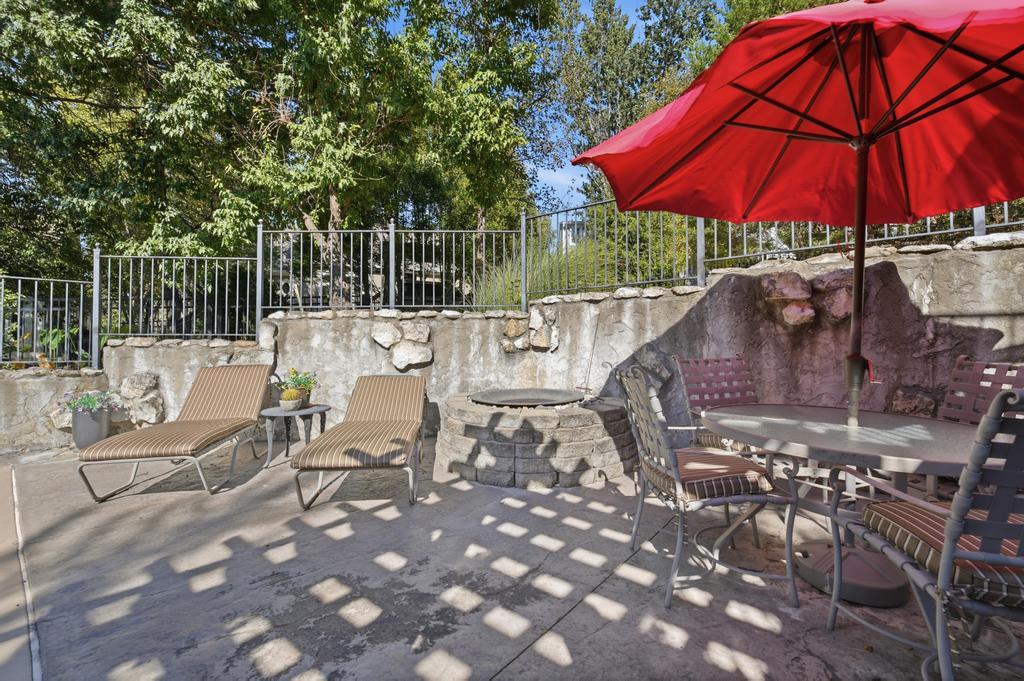 11118 W 121 Street Property Photo 56