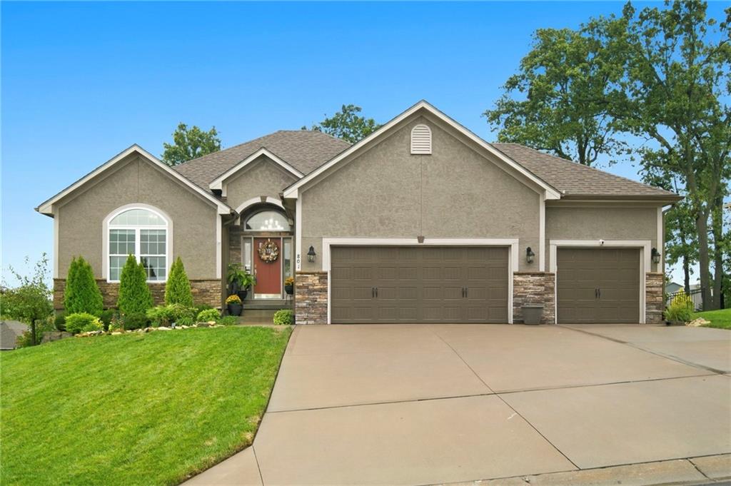801 Se Pine Court Property Photo