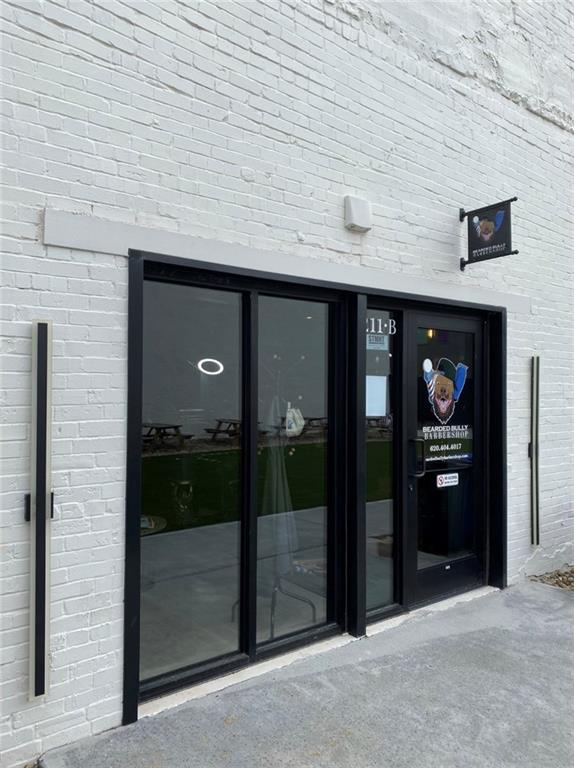 211 N Broadway Street Property Photo 18