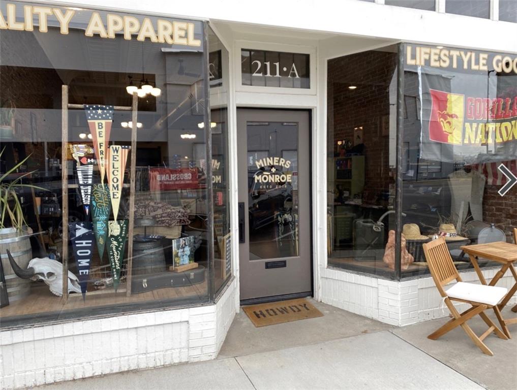 211 N Broadway Street Property Photo 19