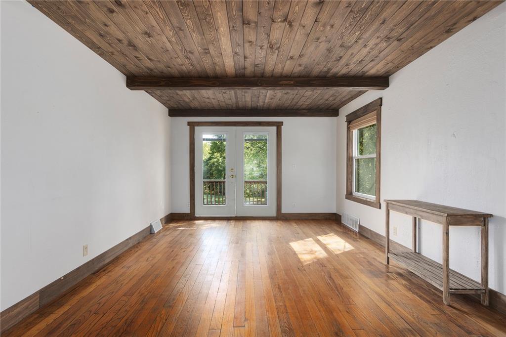 9845 Evening Star Road Property Photo 4