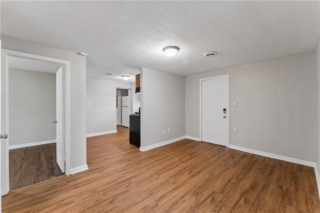 5304 Maywood Avenue Property Photo 5
