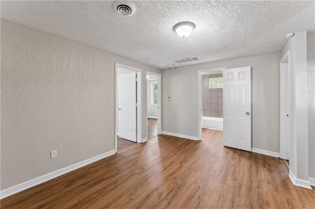 5304 Maywood Avenue Property Photo 6