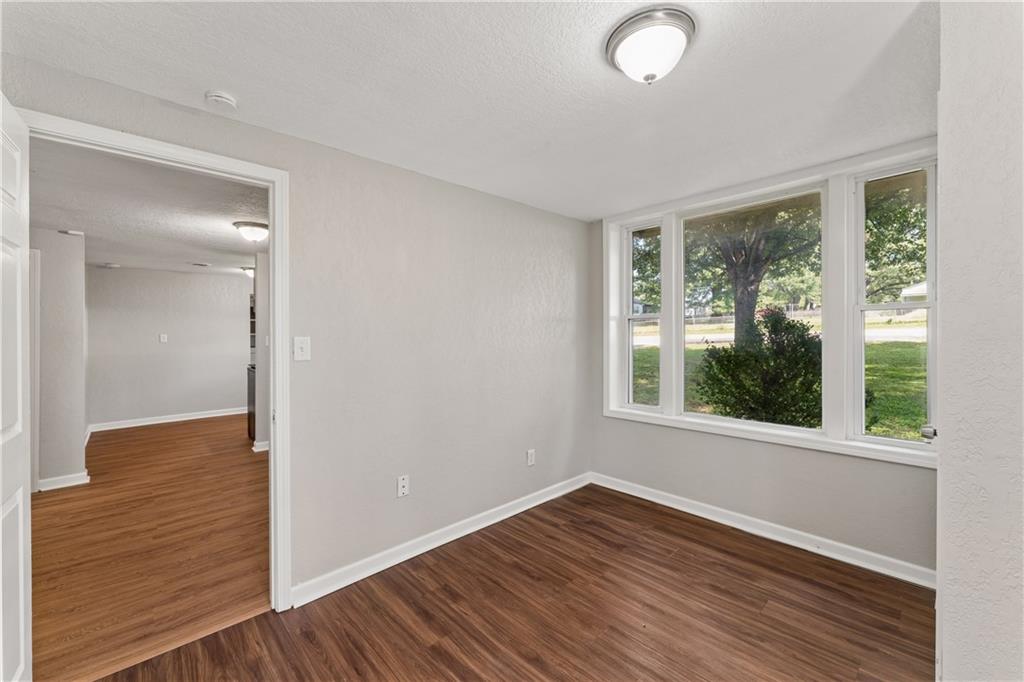 5304 Maywood Avenue Property Photo 7