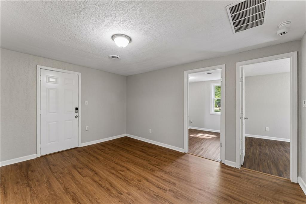 5304 Maywood Avenue Property Photo 8