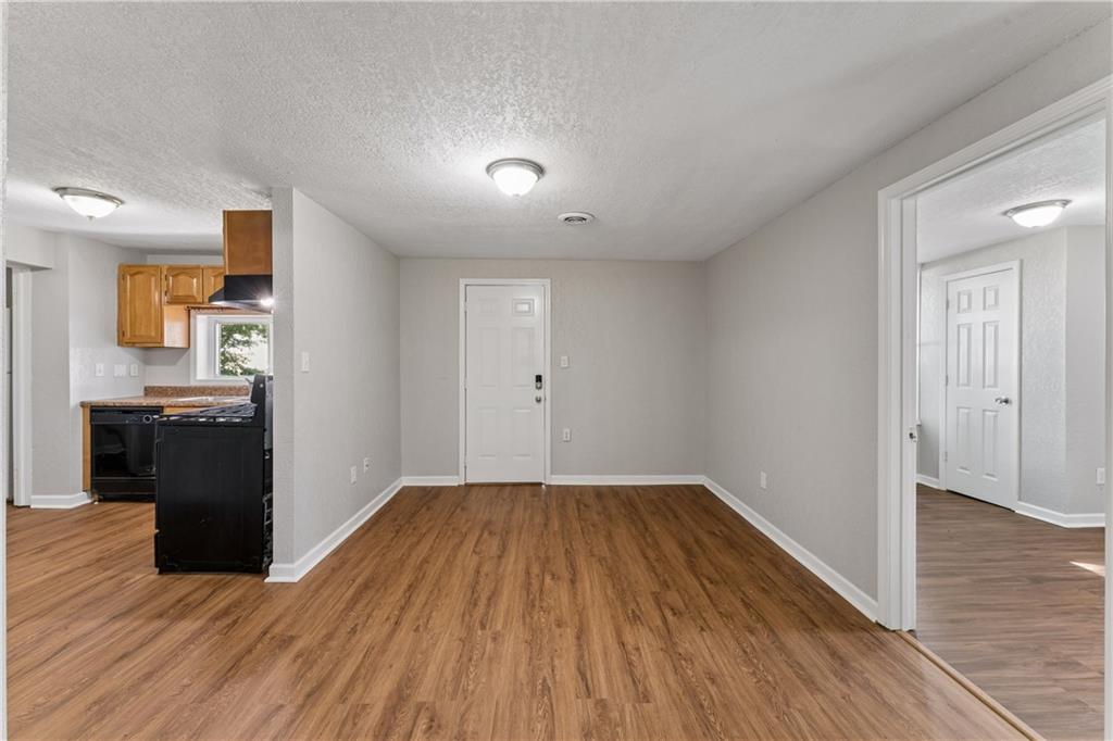 5304 Maywood Avenue Property Photo 9