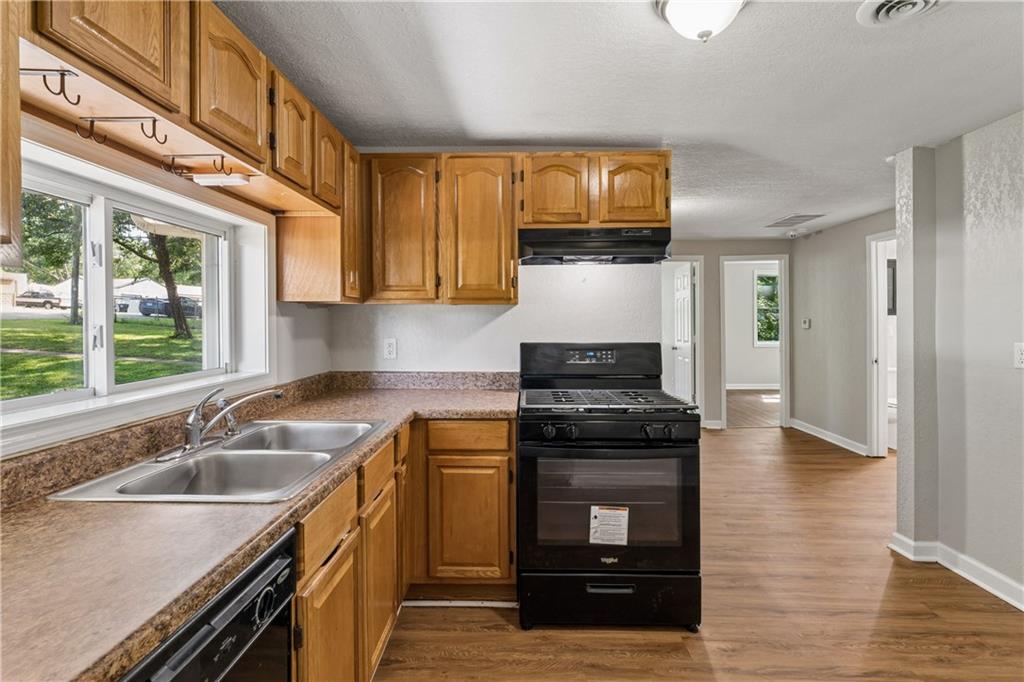 5304 Maywood Avenue Property Photo 11