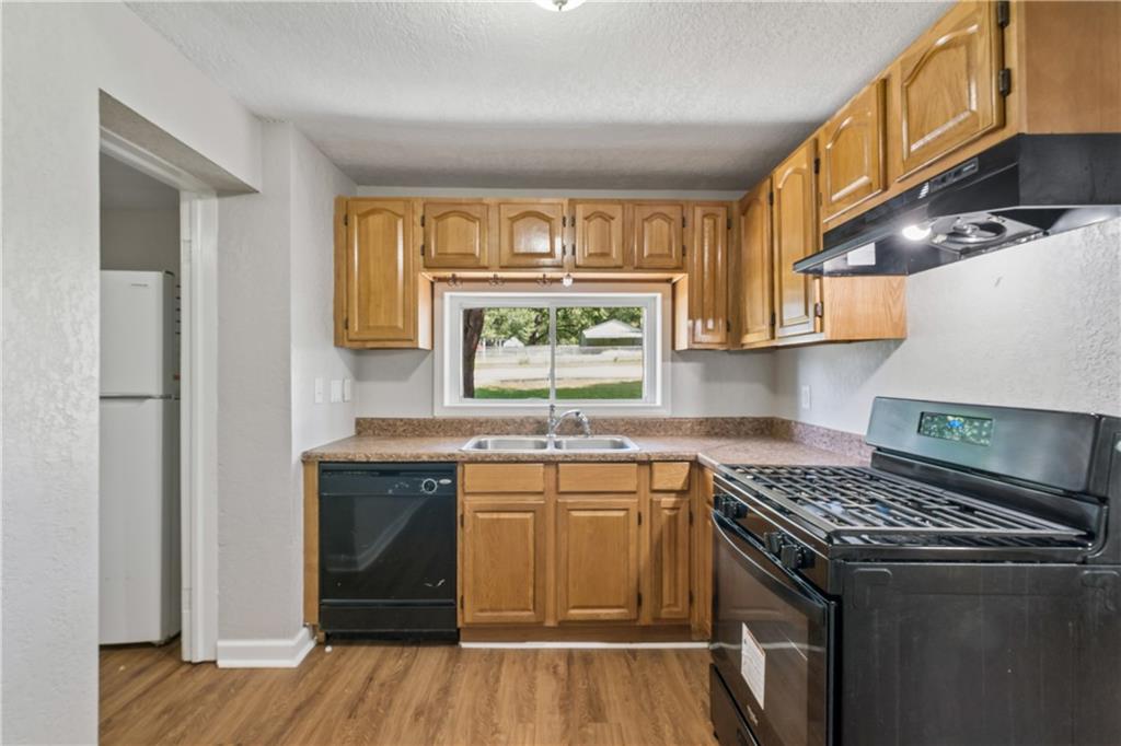 5304 Maywood Avenue Property Photo 13
