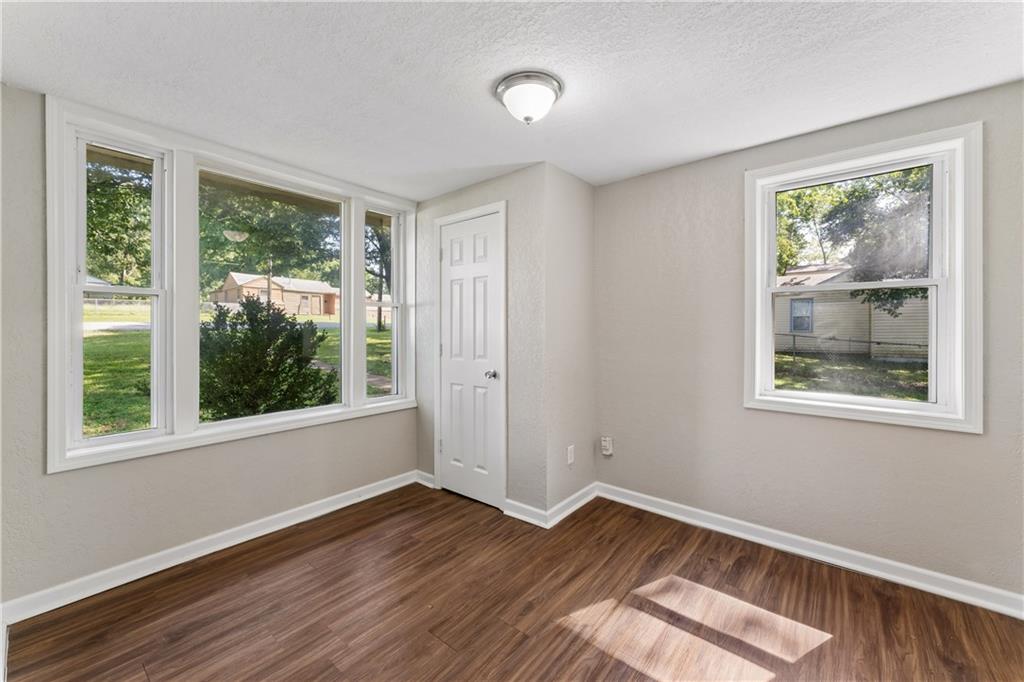 5304 Maywood Avenue Property Photo 14