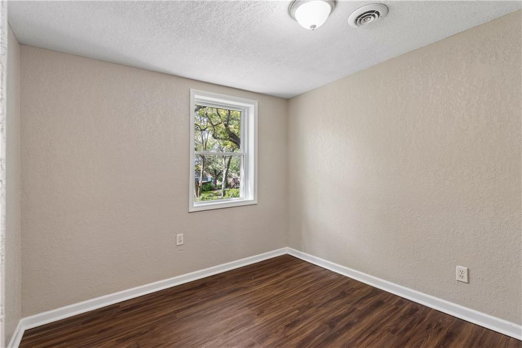 5304 Maywood Avenue Property Photo 18