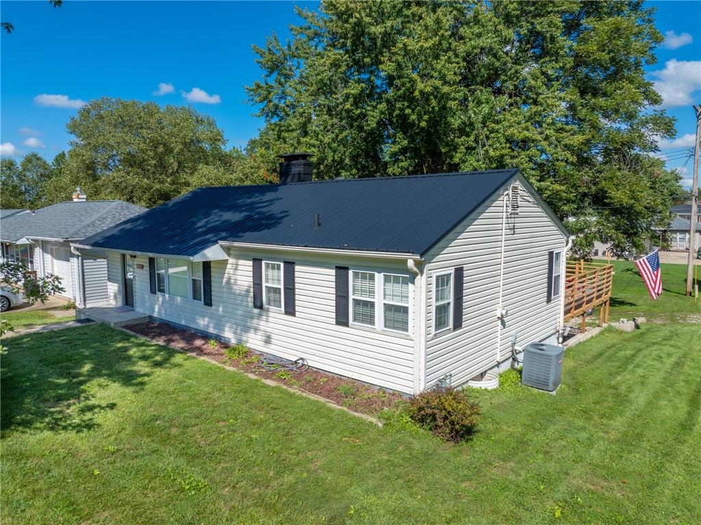 1701 Rosewood Lane Property Photo 3