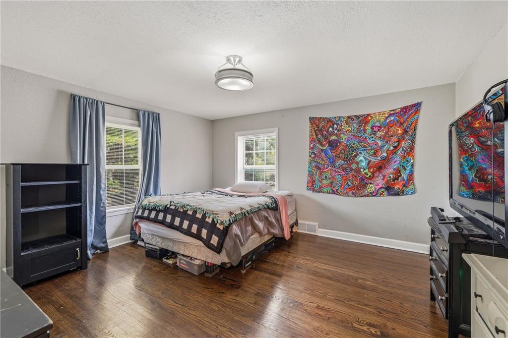 908 E Pearl Street Property Photo 27
