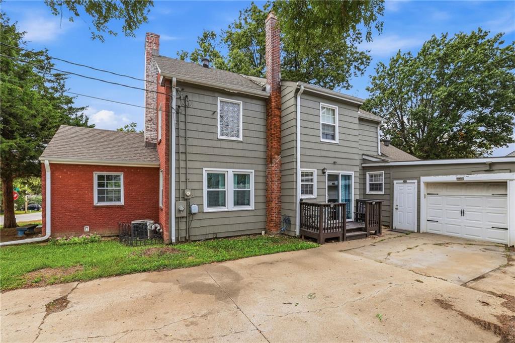 908 E Pearl Street Property Photo 32