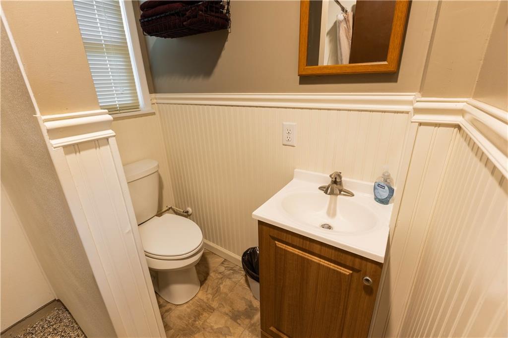 411 West Main Street Property Photo 31