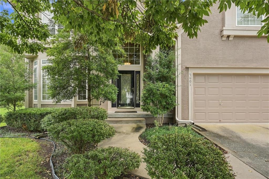5601 NE Misty Meadow Place Property Photo 1