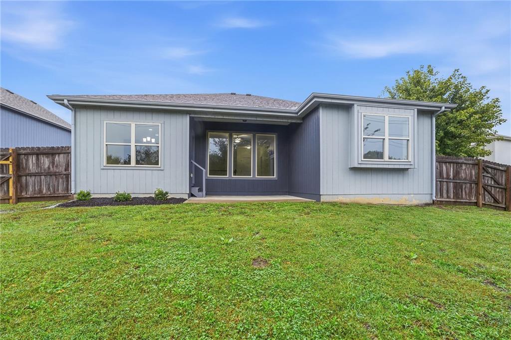 22104 Crystal Avenue Property Photo 34
