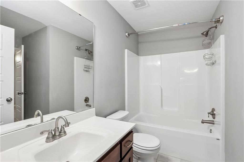 7700 N Lawn Avenue Property Photo 18