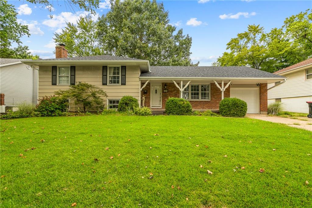 212 Sw Craigmont Drive Property Photo 2