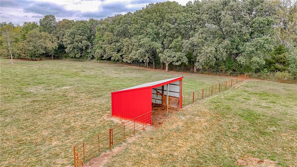 362 Sw T Highway Property Photo 6