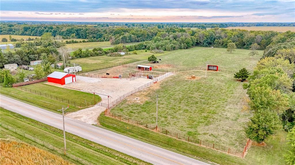 362 Sw T Highway Property Photo 12