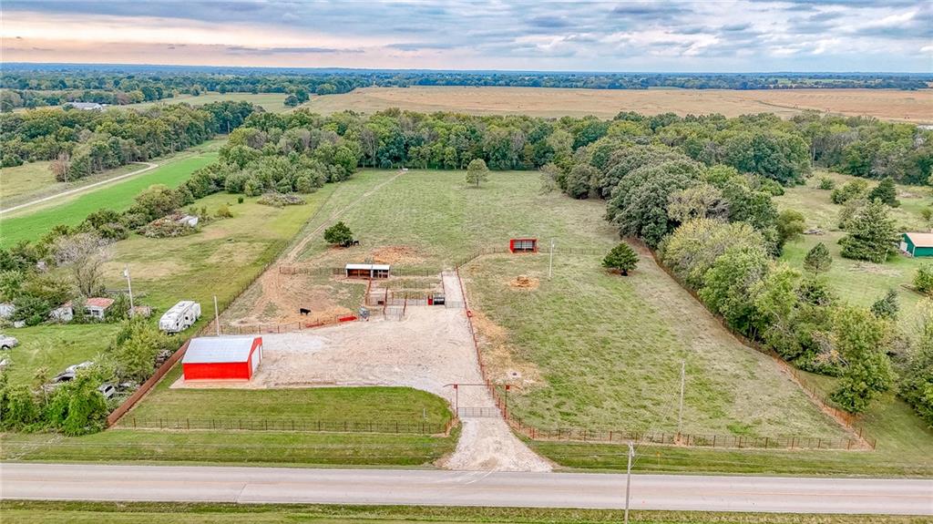 362 Sw T Highway Property Photo 13
