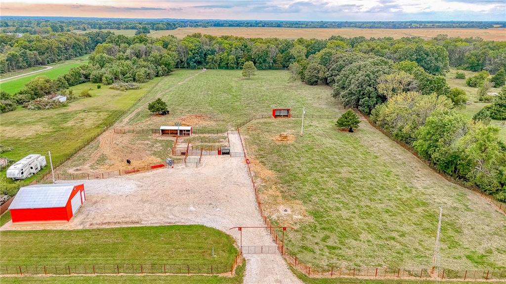 362 Sw T Highway Property Photo 15