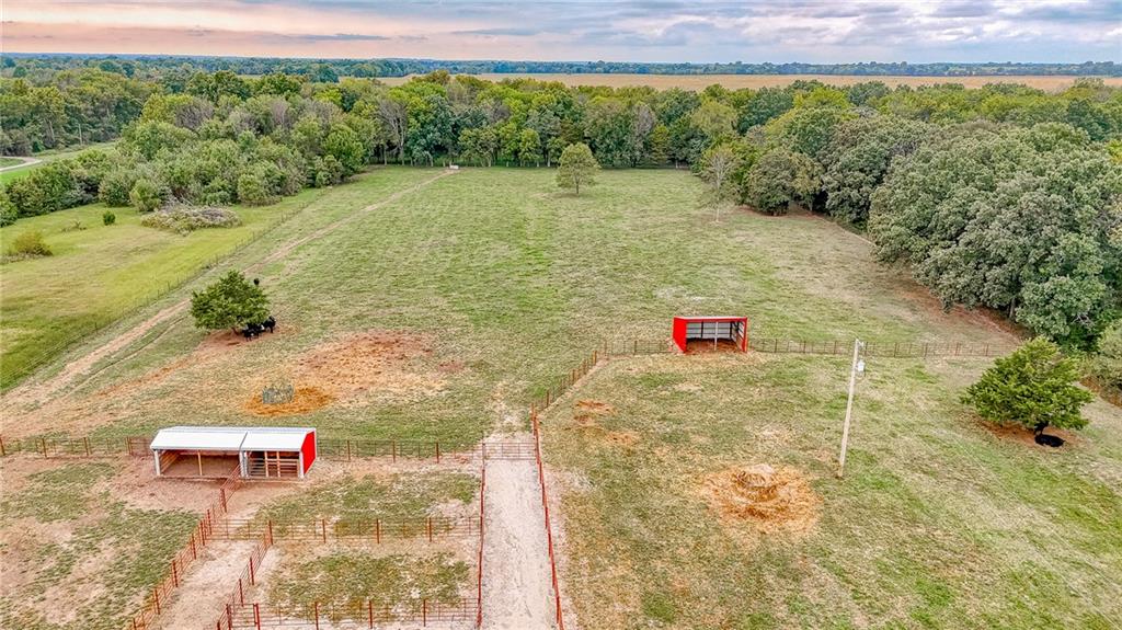362 Sw T Highway Property Photo 17