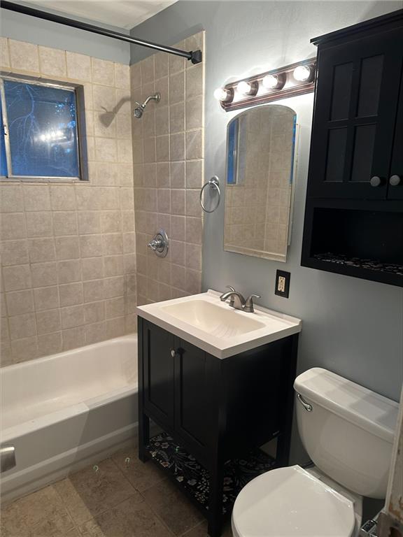 10401 E 69th Street Property Photo 6
