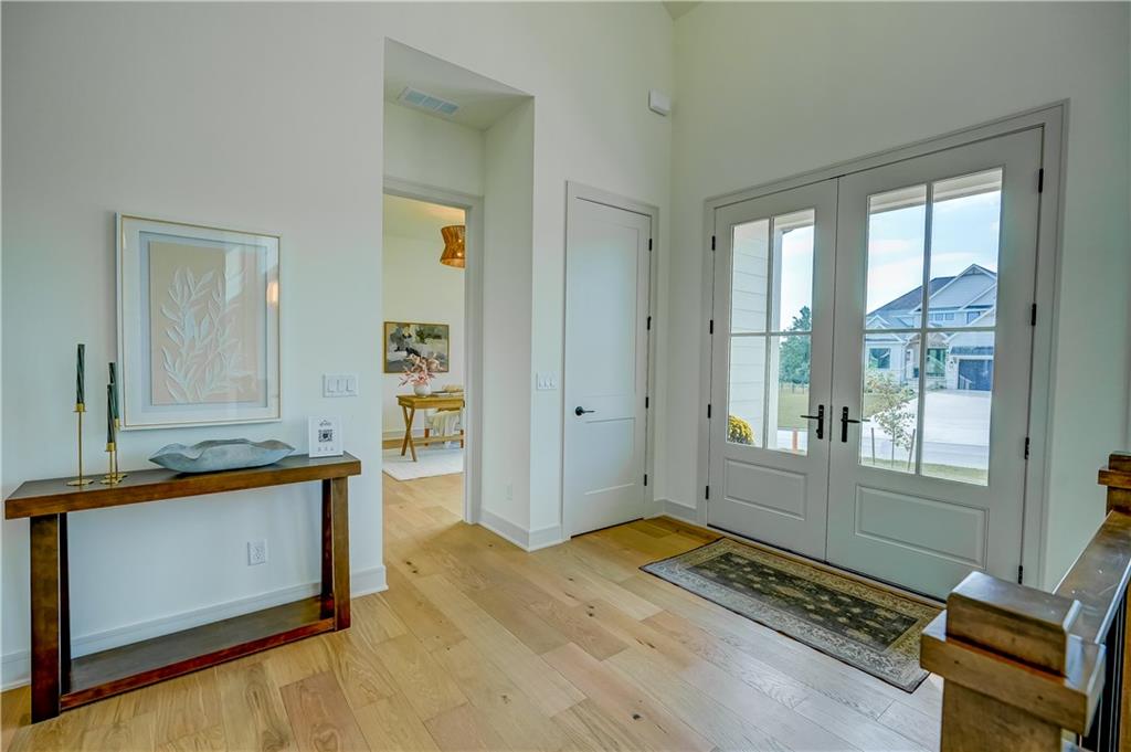 590 South Shore Drive Property Photo 6