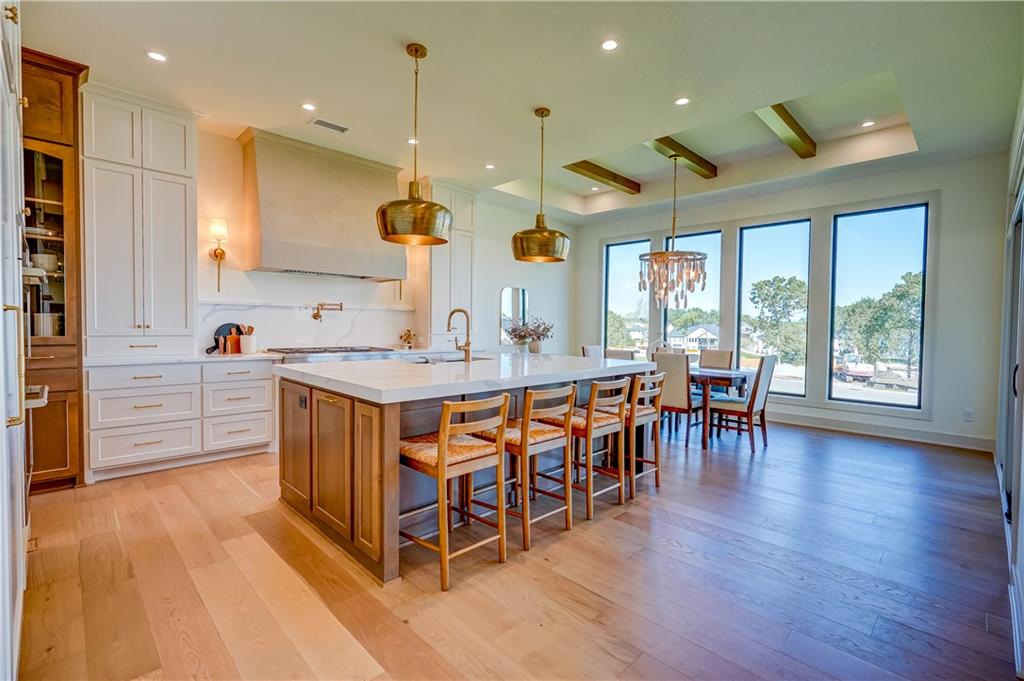 590 South Shore Drive Property Photo 12