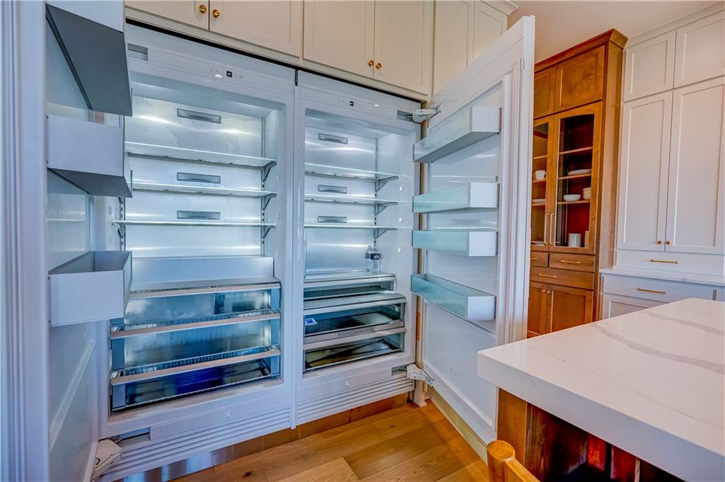 590 South Shore Drive Property Photo 15