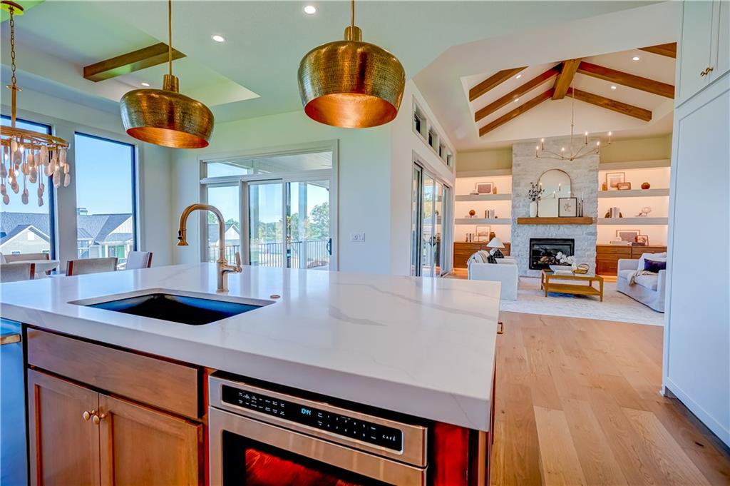 590 South Shore Drive Property Photo 16