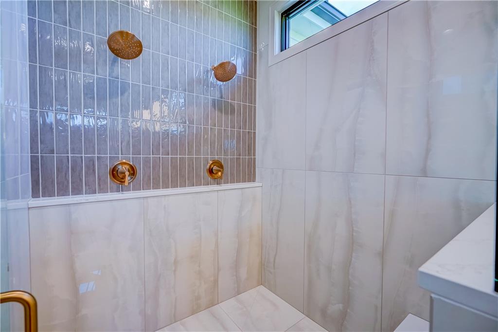 590 South Shore Drive Property Photo 28