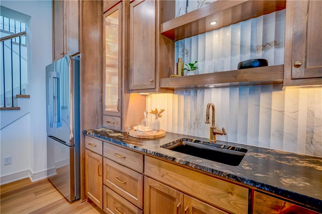 590 South Shore Drive Property Photo 45