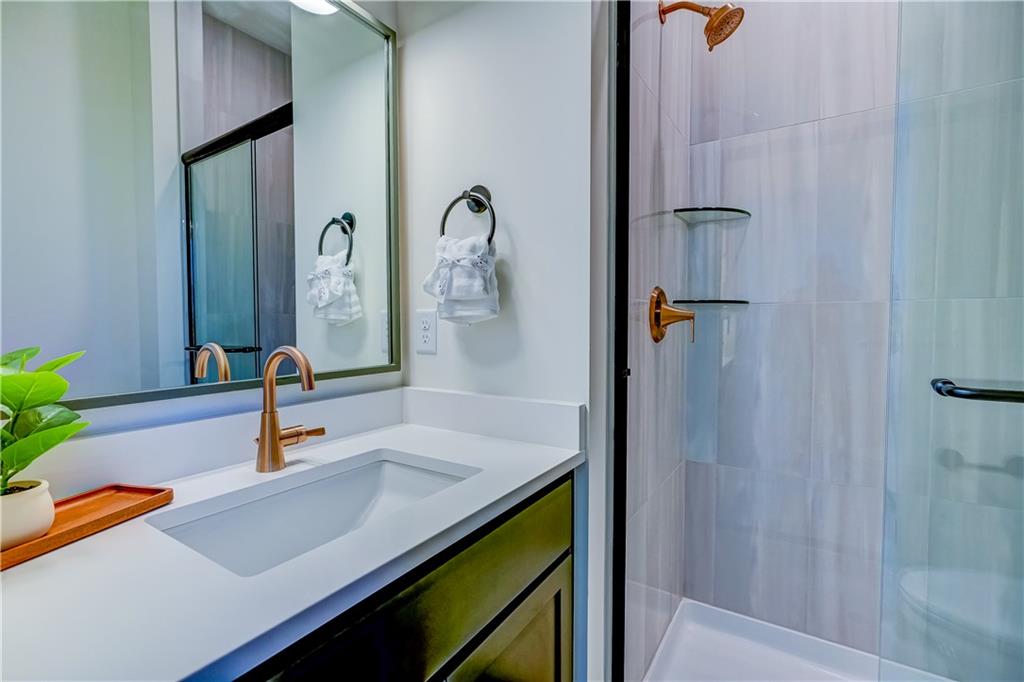590 South Shore Drive Property Photo 52