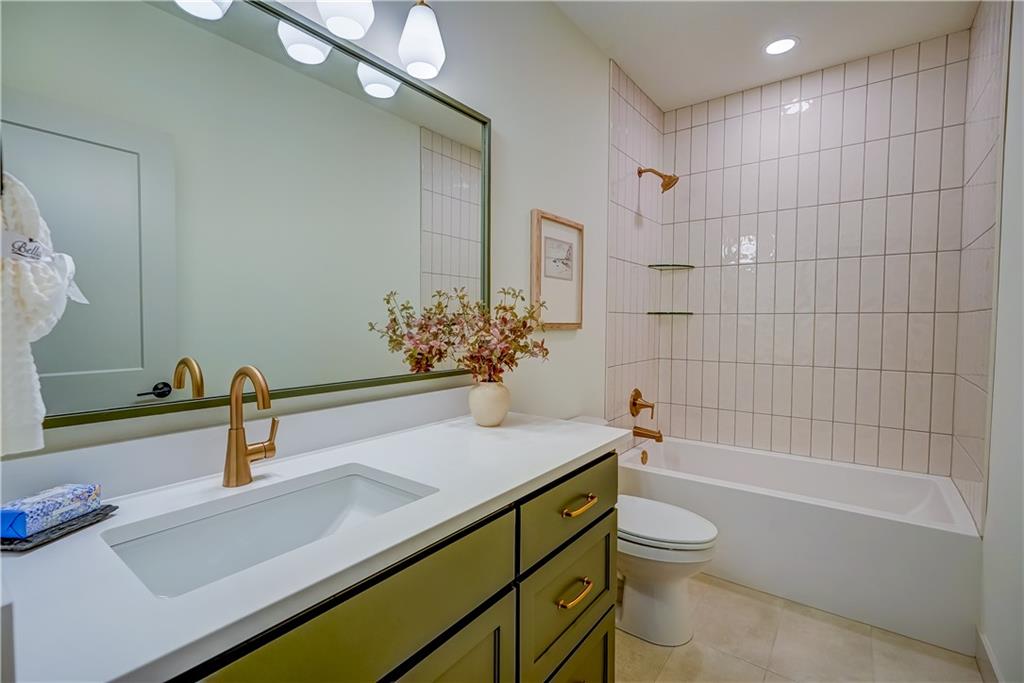 590 South Shore Drive Property Photo 55